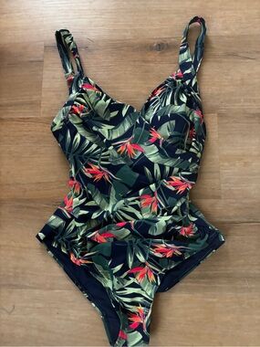 Tropical Leaf Print Women’s One-Piece Swimsuit in Navy and Green